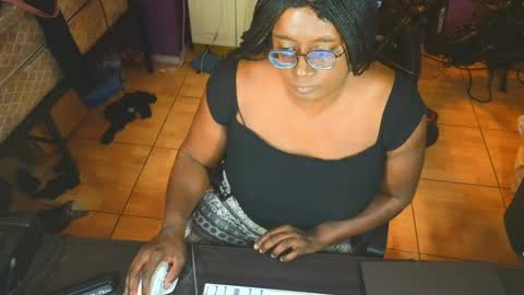 Snapshot of naomifux chatting on 26, 4, 2026 Naomi online show from 26, 4, 2026
