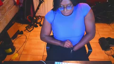 Snapshot of naomifux chatting on 5, 5, 2026 Naomi online show from 5, 5, 2026