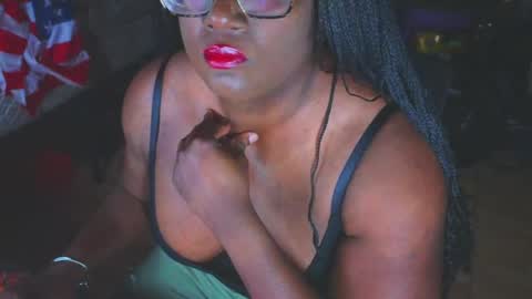 Snapshot of naomifux chatting on 13, 5, 2026 Naomi online show from 13, 5, 2026