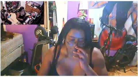 Snapshot of naomifux chatting on 8, 7, 2026 Naomi online show from 8, 7, 2026
