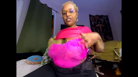 Naomigiirl6 online show from 18, 1, 2025