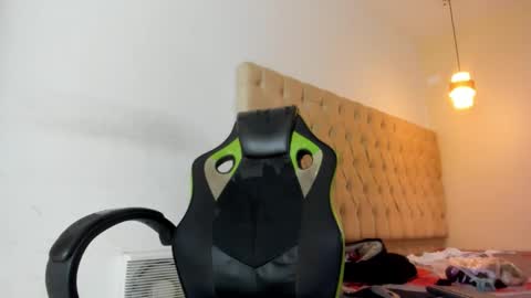 Snapshot of naomis_35 chatting on 13, 12, 2025 naomis_35 online show from 13, 12, 2025