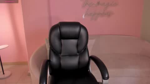 Naomi online show from 1, 10, 2025