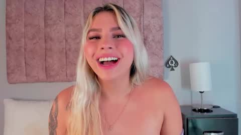 Laura  online show from 25, 11, 2025