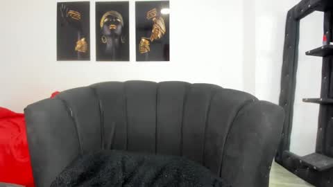 naomiwildburn online show from 22, 2, 2025