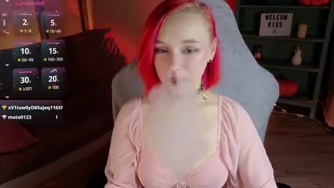 Snapshot of naomiyoru chatting on 13, 12, 2025 Naomi online show from 13, 12, 2025