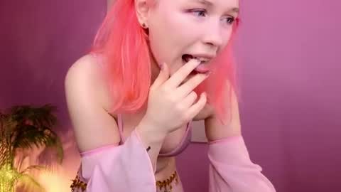 Snapshot of naomiyoru chatting on 24, 6, 2026 Naomi online show from 24, 6, 2026