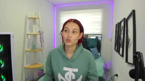 Snapshot of naomy777_ chatting on 27, 10, 2025 naomy online show from 27, 10, 2025