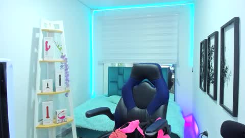 Snapshot of naomy777_ chatting on 12, 11, 2025 naomy online show from 12, 11, 2025