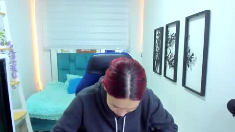 Snapshot of naomy777_ chatting on 1, 12, 2025 naomy online show from 1, 12, 2025