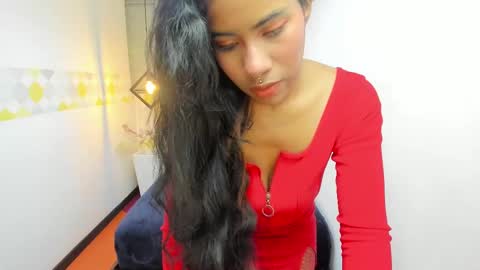 Snapshot of naomy__smith__ chatting on 5, 2, 2025 N A O M Y online show from 5, 2, 2025