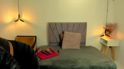 Snapshot of naomy__smith__ chatting on 20, 5, 2026 N A O M Y online show from 20, 5, 2026