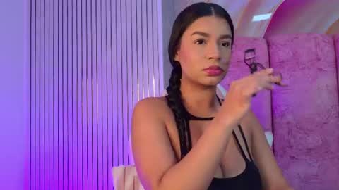 Snapshot of naomy_gomez_ chatting on 9, 7, 2026 Naomy online show from 9, 7, 2026