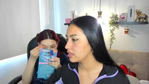 Snapshot of naomy_hot04 chatting on 1, 6, 2026 naomy online show from 1, 6, 2026