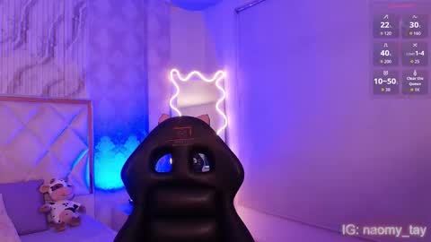 Naomy  online show from 23, 11, 2025