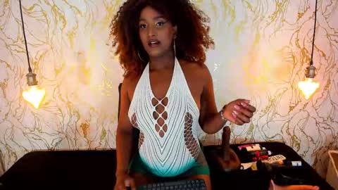 Snapshot of naomyy_cooper chatting on 2, 10, 2025 Naomy online show from 2, 10, 2025