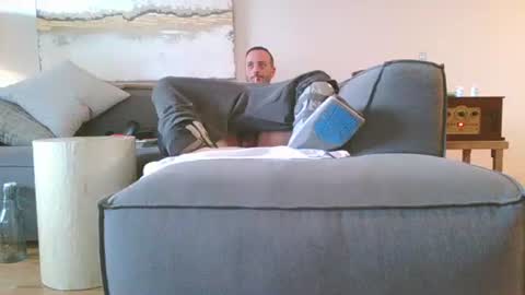 nassobout online show from 10, 4, 2026