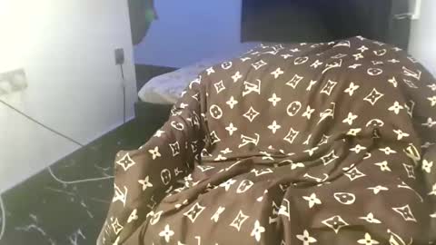 ella online show from 21, 12, 2025