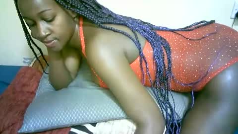 Snapshot of nastyafrika chatting on 13, 10, 2025 Marie online show from 13, 10, 2025