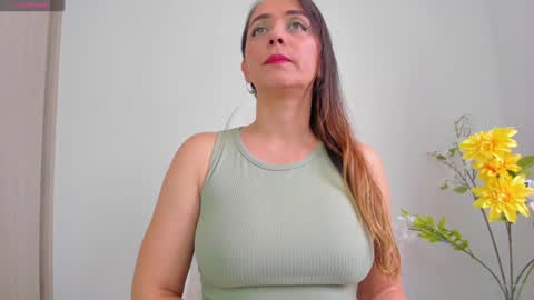 Snapshot of natalie_cowens chatting on 21, 12, 2024 Natalie online show from 21, 12, 2024