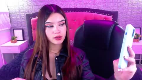 natalie  online show from 25, 10, 2025