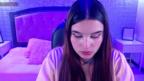 natalie  online show from 15, 12, 2025