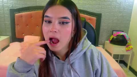 natalie  online show from 17, 12, 2025