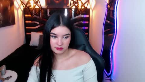 natalie  online show from 15, 4, 2026