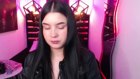 Snapshot of natalie_loffreda chatting on 28, 4, 2026 natalie online show from 28, 4, 2026