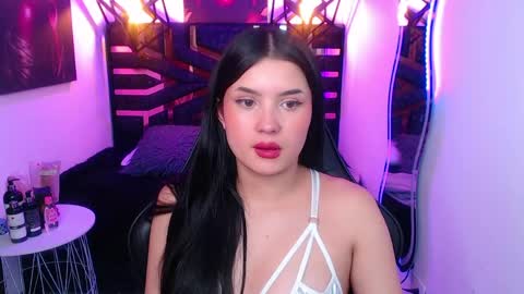 Snapshot of natalie_loffreda chatting on 19, 5, 2026 natalie online show from 19, 5, 2026