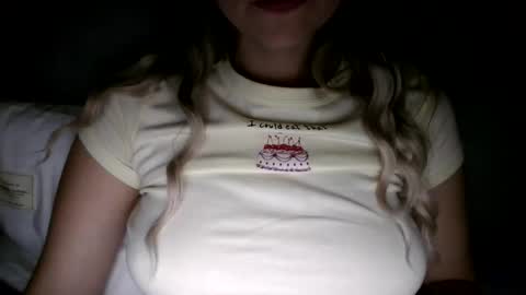 Snapshot of nataliexo111 chatting on 3, 10, 2025 Natali online show from 3, 10, 2025