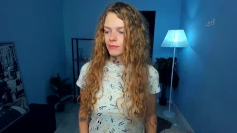 Snapshot of nataly_hello chatting on 22, 10, 2025 Natalie online show from 22, 10, 2025