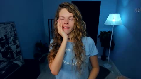 Snapshot of nataly_hello chatting on 31, 10, 2025 Natalie online show from 31, 10, 2025