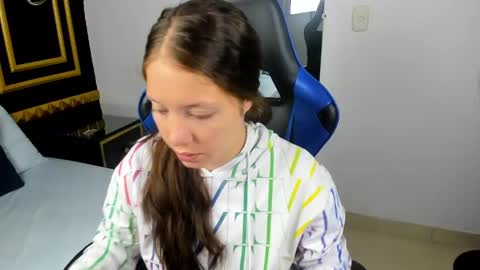 Snapshot of nataly_rodri chatting on 8, 3, 2025 Nataly online show from 8, 3, 2025