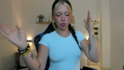 Snapshot of nataly_rodri chatting on 1, 5, 2026 Nataly online show from 1, 5, 2026