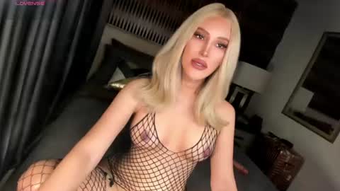 Snapshot of natasha2112 chatting on 10, 6, 2026 Natasha online show from 10, 6, 2026