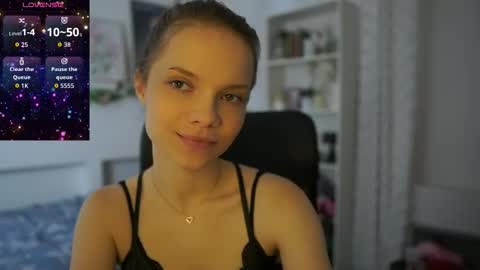 Snapshot of natasha__malkova chatting on 13, 10, 2025 natasha__malkova online show from 13, 10, 2025