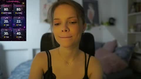 Snapshot of natasha__malkova chatting on 7, 11, 2025 natasha__malkova online show from 7, 11, 2025