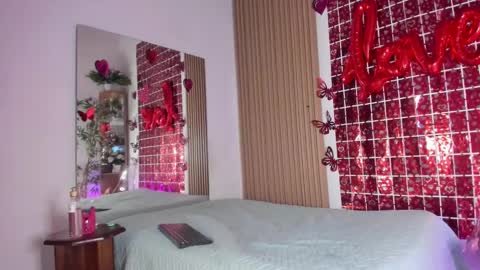 Natasha Sccott online show from 14, 2, 2025