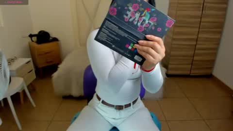 Natasha Bernett online show from 21, 4, 2026