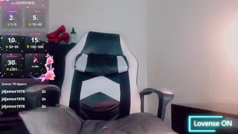 Snapshot of natasha_clifford chatting on 8, 1, 2026 natasha_clifford online show from 8, 1, 2026