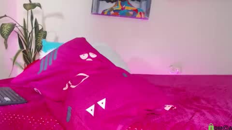 Snapshot of natasha_jm chatting on 23, 10, 2025 Natasha online show from 23, 10, 2025