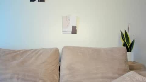 Natassia Dreams online show from 5, 3, 2026