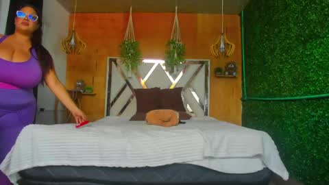 Snapshot of nathalia_correa chatting on 25, 5, 2026 nathalia_correa online show from 25, 5, 2026