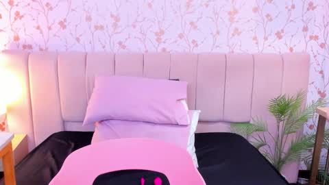 Snapshot of nathalie_rossel chatting on 16, 12, 2025 nathalie rossel online show from 16, 12, 2025