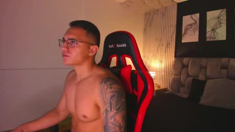 nathan_gross online show from 18, 2, 2025