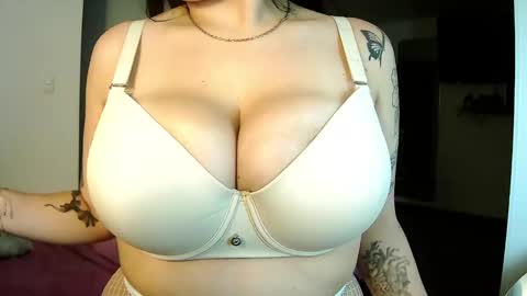 Snapshot of nathy_jones chatting on 16, 2, 2025 Nathaly Jones online show from 16, 2, 2025