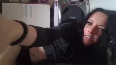 Chloe online show from 11, 4, 2026