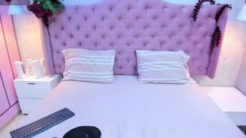 Natty Trainor online show from 21, 12, 2025