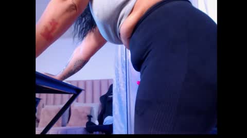 Snapshot of natural_bigass_nina chatting on 1, 11, 2025 Sophia online show from 1, 11, 2025